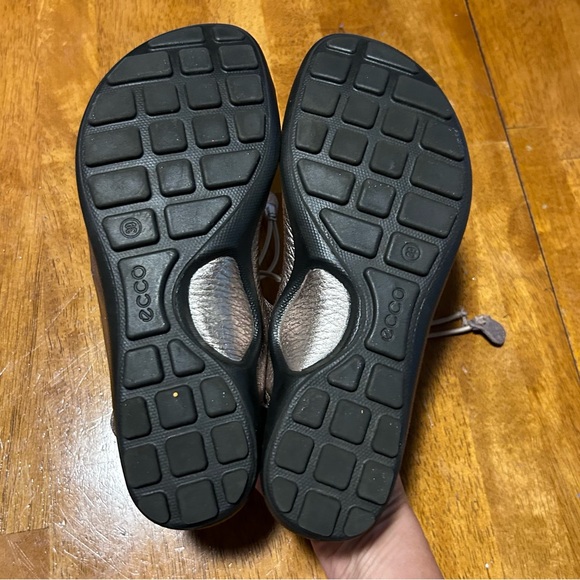 ECCO Bluma Toggle Pewter Metallic Comfort Walking Sandals | Size US 8 / EU 39 - Picture 5 of 12